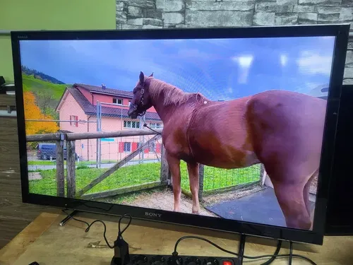 телевізор Sony. .40. з дефектом на екрані...