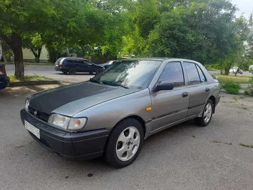 Продаю Nissan Sunny 1993 року в доброму технічному стані