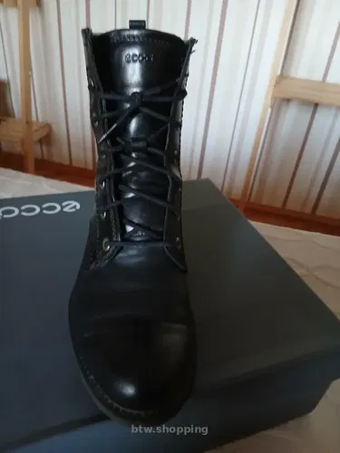 Женские демисезонные ботинки