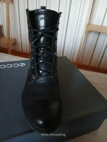 Женские демисезонные ботинки