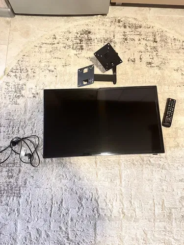 Телевізор Samsung UE28F4000AW LED 28 дюймів з кронштейном