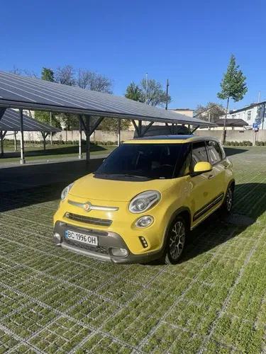 Fiat 500L 1.4 Turbo • Beats Audio