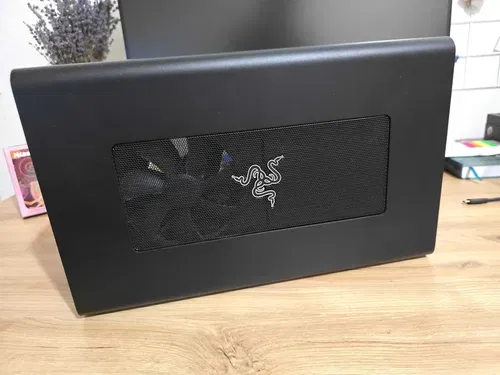 Razer Core X Chroma eGPU для зовнішього підключення відеокарта
