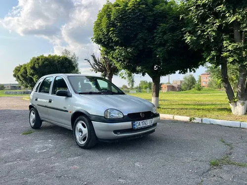 Opel Corsa 2000 — надійний хетчбек з пробігом 240 тис.км