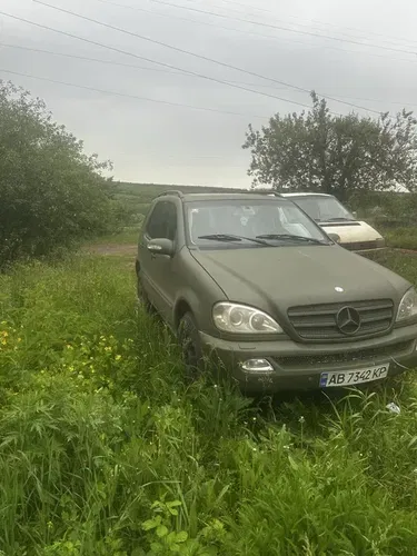 Mercedes ML 2.7 CDI у хорошому стані.