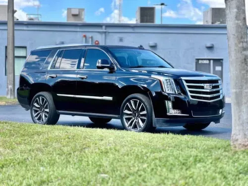 Купити Cadillac Escalade 2015 року на вигідних умовах