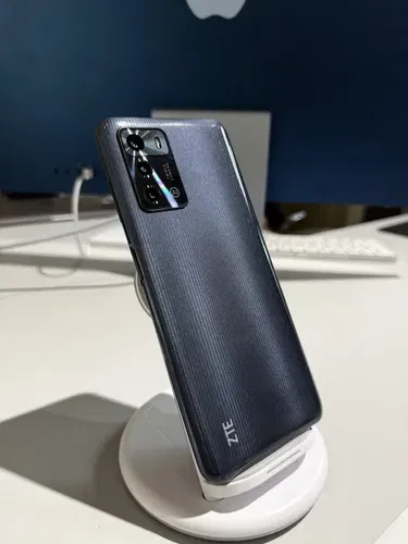 Продам Смартфон ZTE blade a72