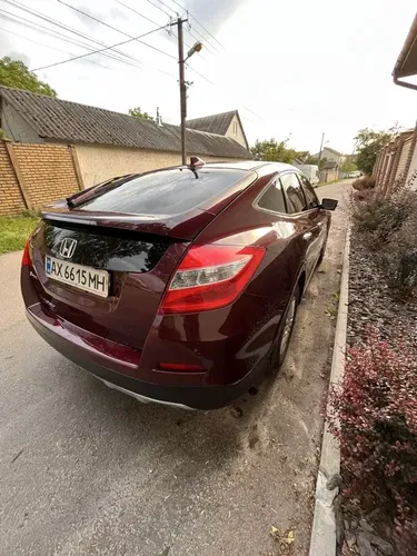 Продаю свій Honda Crosstour 2.4 у хорошому стані.