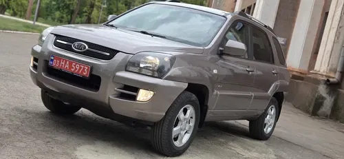 Kia Sportage 2008 року з надійним бензиновим двигуном 2.0