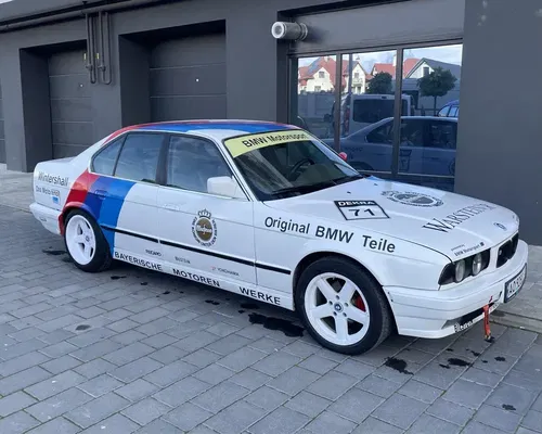 BMW E34 1992 • 2.5L • Газ/Бензин • 465,000 км