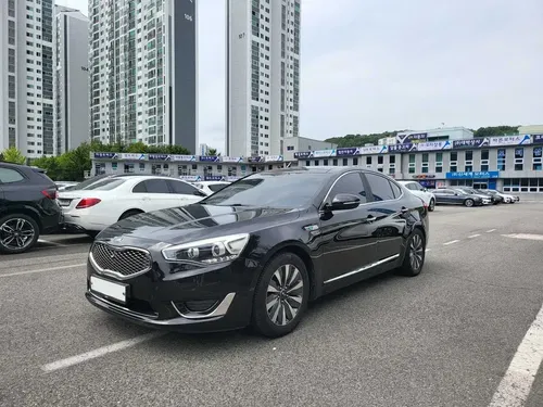Kia K7 2015 року з гібридним двигуном 2.5 л (бензин + електромотор)
