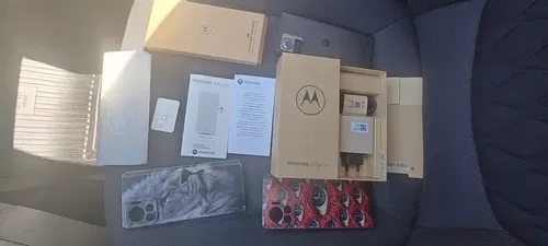 Продам дуже крутий смартфон Motorola edge 30 ultra (12/256 DUAL SIM)