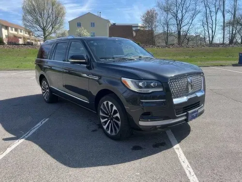 Lincoln Navigator L Reserve 2023 • 21 тис. км • Сірий • Під пригон зі США