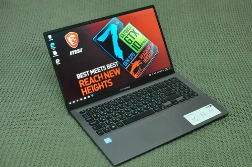 Игровой ноутбук Asus vivo book 15 (Core i3/8Gb/SSD 256Gb/intel HD 2Gb)
