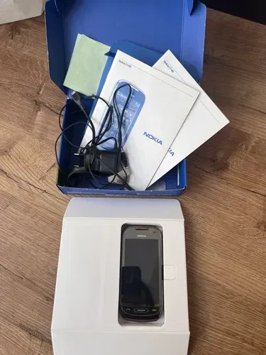 Телефон  Nokia C7-00