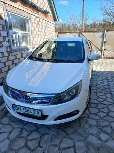 Продам BYD e5 електромобіль