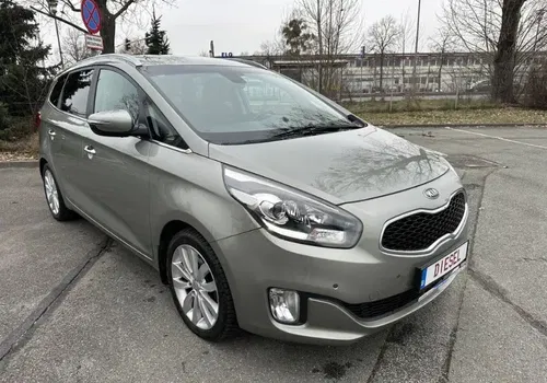 Kia Carens 2015 року з Європи (Бельгія)