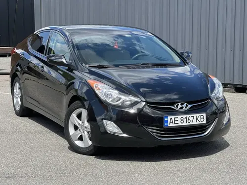 Hyundai Elantra 2013 — Надійний седан у хорошому стані