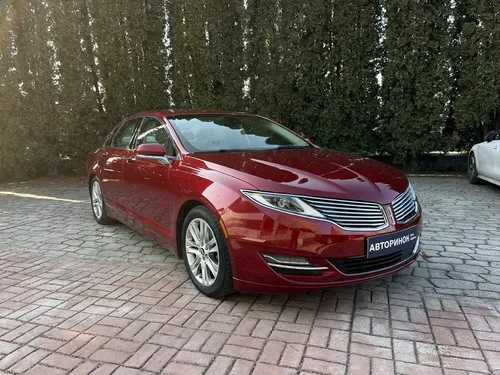 Lincoln MKZ 2013 року, пригнаний з Америки