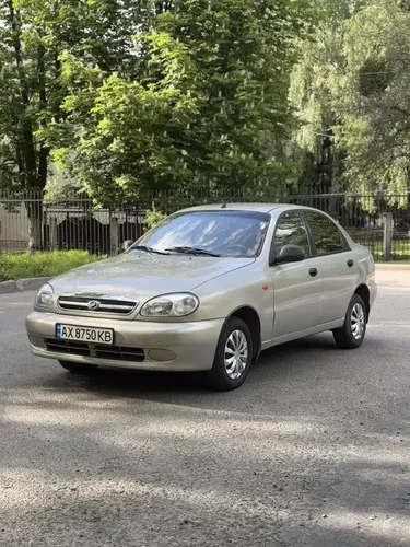 Сріблястий Lanos 2009, газобалонне обладнання, без вкладень