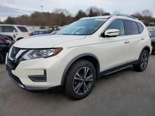 Nissan Rogue 2019 року з повним приводом,