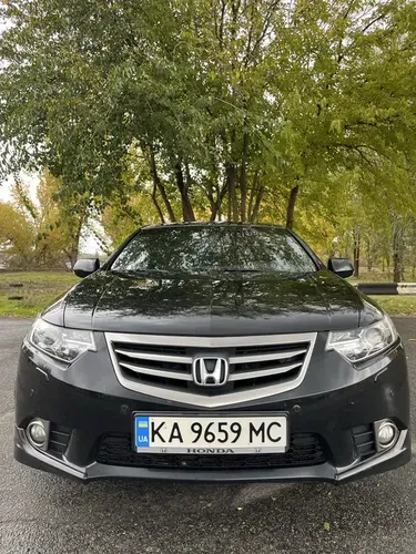 Honda Accord 2012 • 2.4 л • Газ/бензин • 201 к.с.