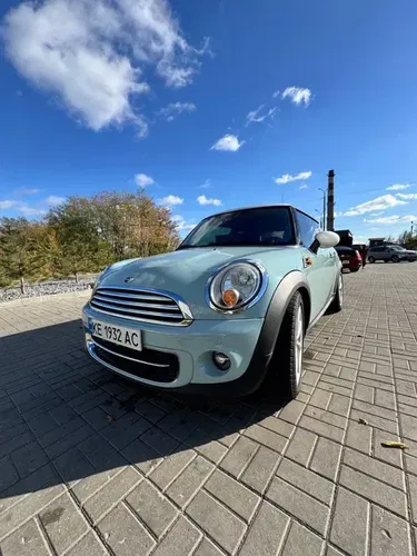 Mini Cooper R56 2013 — бірюзовий, з панорамним дахом та шкіряним салоном