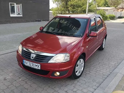 Dacia Logan 2008 Sedan 1.4 — гаражне зберігання, як новий, з кондиціонером і двома комплектами резин