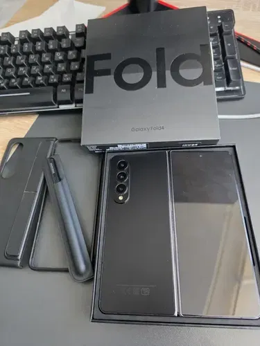 Продам Samsung galaxy Fold 4