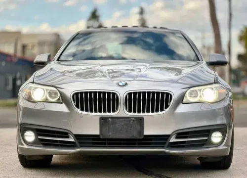 BMW 5 Серія 2015 року • 66 тис. км • Повний привід • Сріблястий