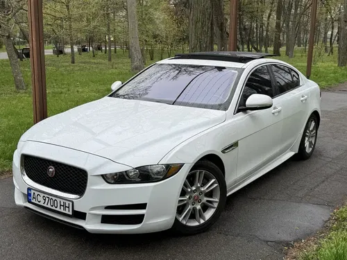 Продається Jaguar XE 2017 року, привезений із Маямі