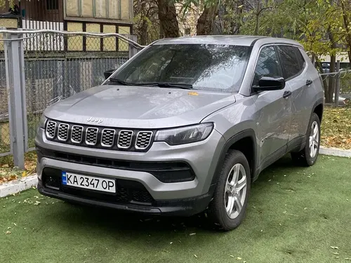 Jeep Compass Sport 2023 року з пробігом лише 4 тис. км