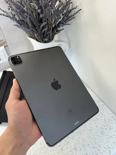 Продам iPad Pro M1 256gb LTE + Folio