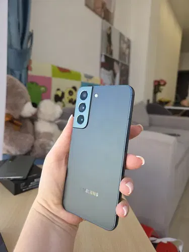 Продаю свій Samsung S22 Темно-зелений 8/128 GB Темно-зелений 8/128 GB