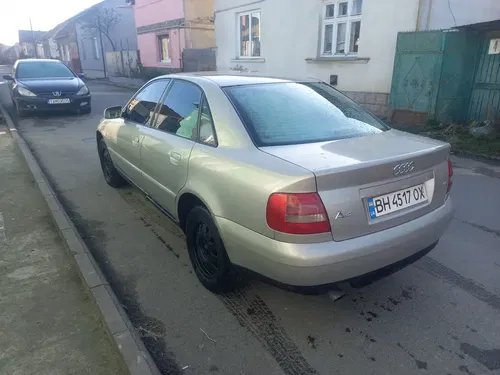 Audi A4, 2000 року, бензин, повністю на ходу
