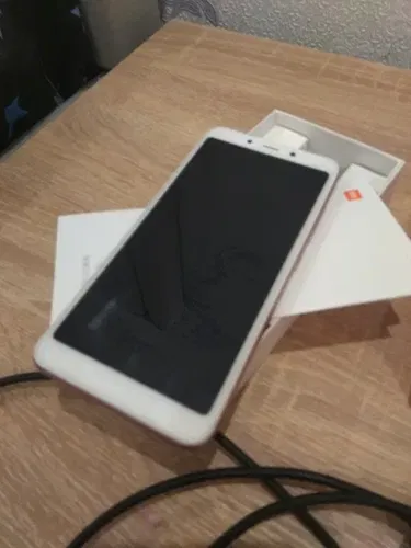 Телефон Ксиоми Redmi 6 3/32