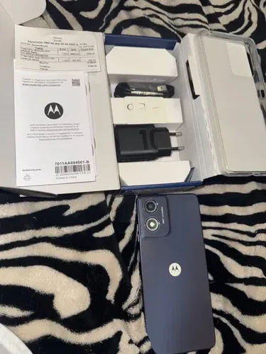Телефон Motorola g04 4/64gb
