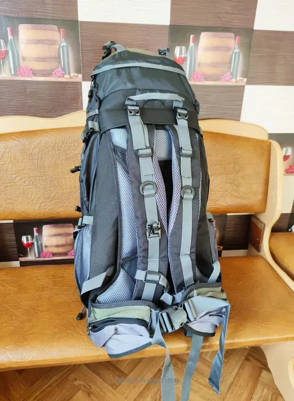 Туристический рюкзак North Face Electron 60L - btw.shopping