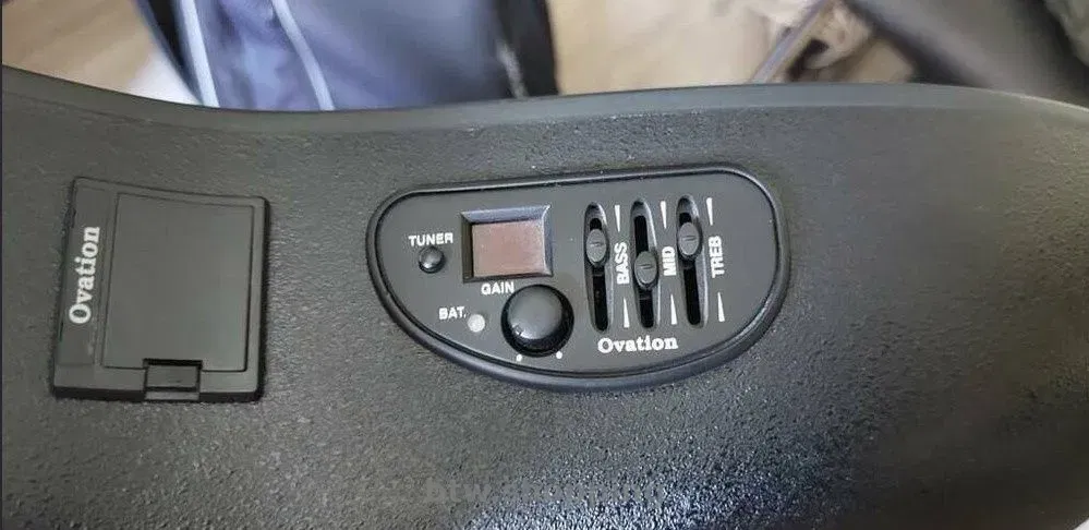 Електроакустична гітара Ovation з чохлом - btw.shopping