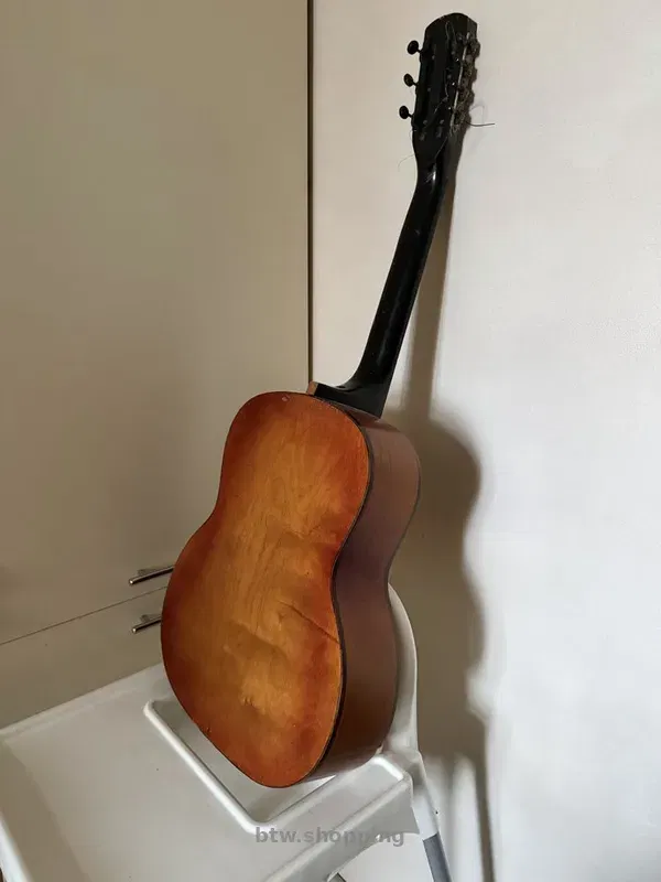 Акустична гітара у гарному стані - btw.shopping