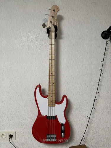 Бас-гітара у відмінному стані