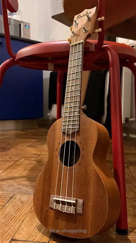 Укулеле з натурального дерева - btw.shopping
