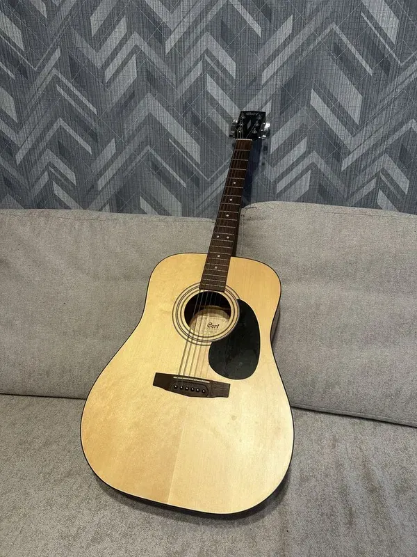 Акустична гітара у відмінному стані для новачка - btw.shopping