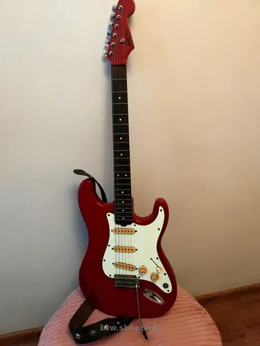 Винтажная гитара 35 лет, без чехла