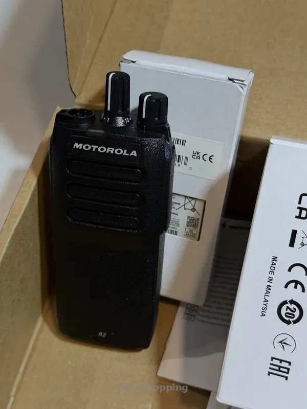 Продам 2 новые рации. Полный комплект - btw.shopping