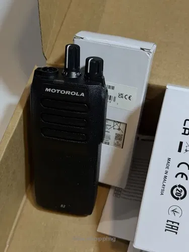 Продам 2 новые рации. Полный комплект