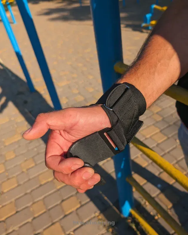 Лямки крюки для тяги штанги турника и подтягиваний на запястья - btw.shopping