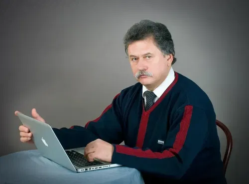 Многолетний положительный опыт лечения заикания.