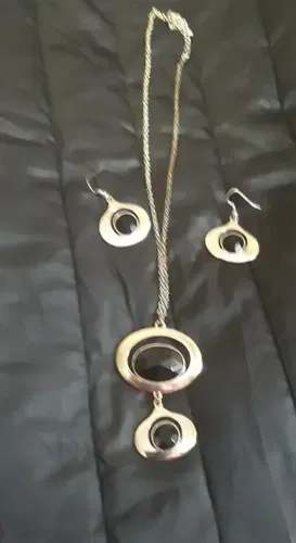 Стильний набір сережки, кулон на ланцюжку не темніє