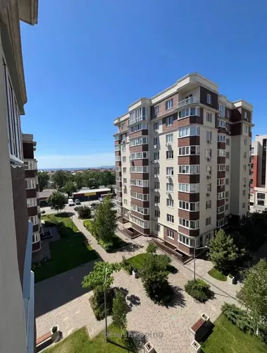 Продам свою 2-х комнатную квартиру,66кв м ,5этаж,ЖК»Золотая Эра»